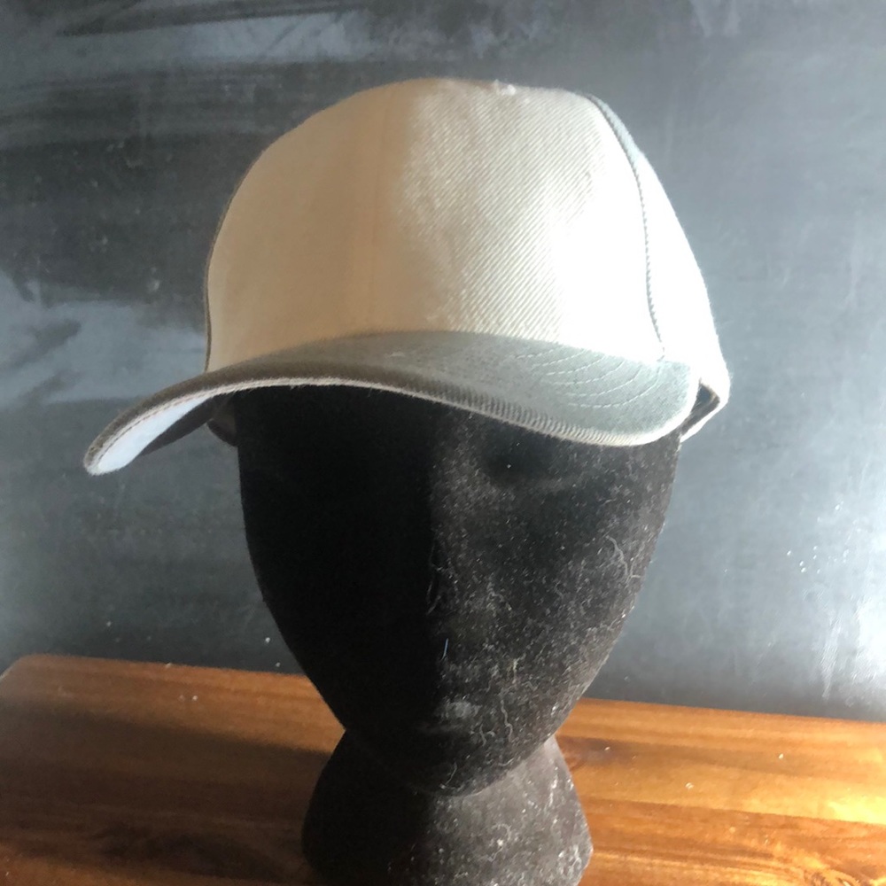 Ladies Cap 🧢 New
